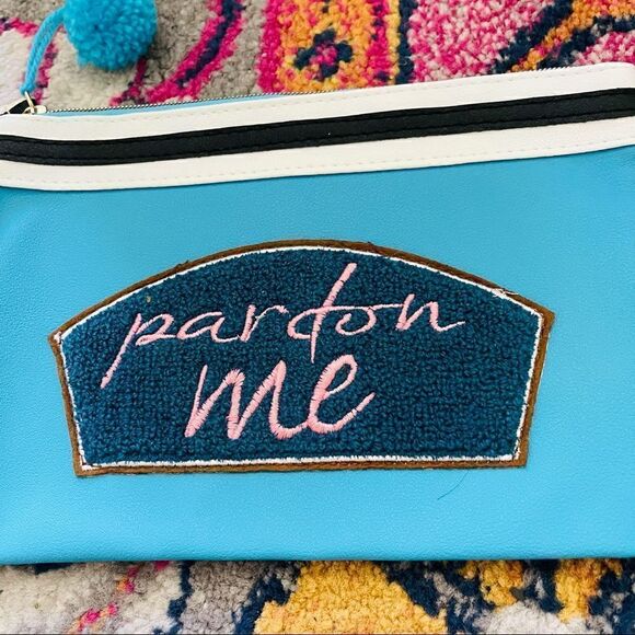 NWOT  ANGL Blue Graphic Vegan Wristlet - Picture 2 of 3